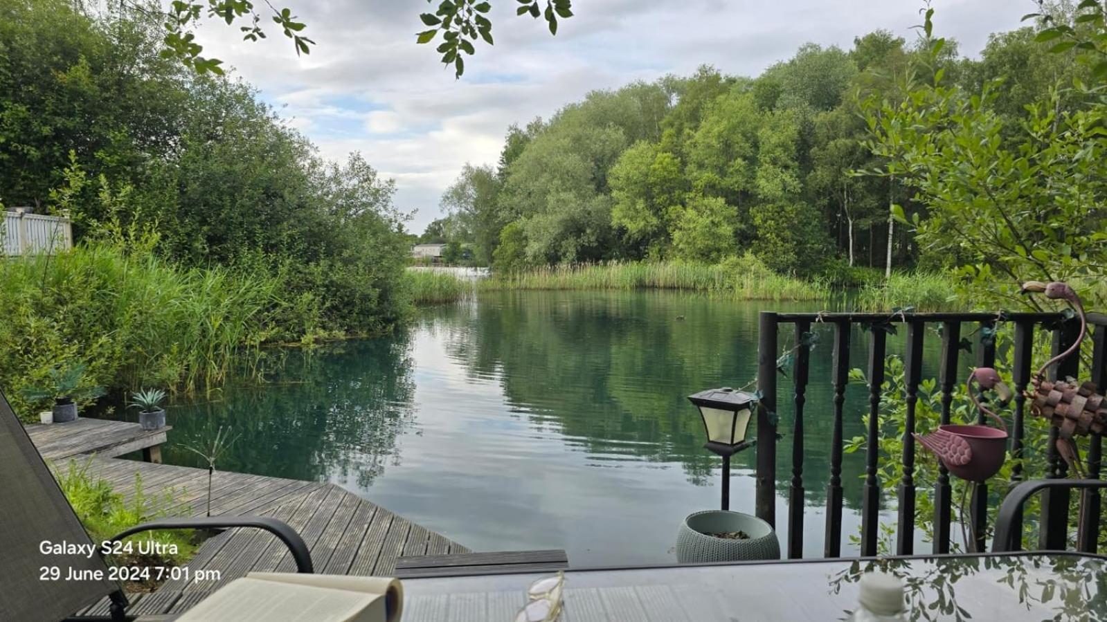 Casa de Férias Luxury Lakeside Caravan With Hottub And Private Fishing Peg, Lakes