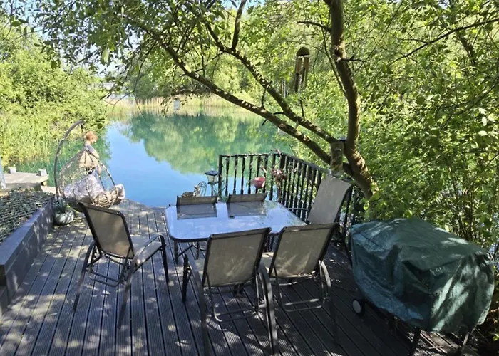 Luxury Lakeside Caravan With Hottub And Private Fishing Peg, Tattershall Lakes
