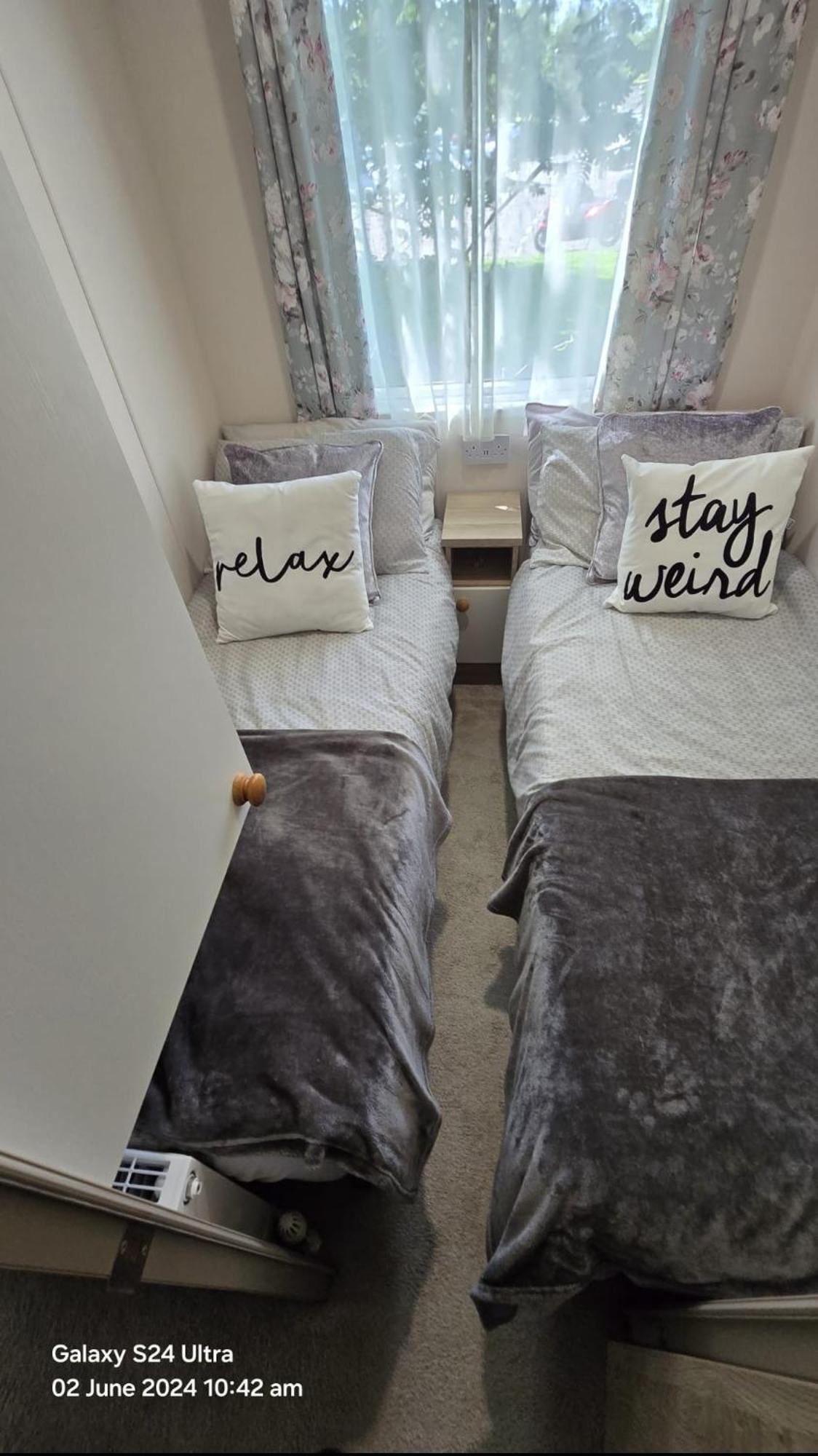 Luxury Lakeside Caravan With Hottub And Private Fishing Peg, Lakes Holiday home