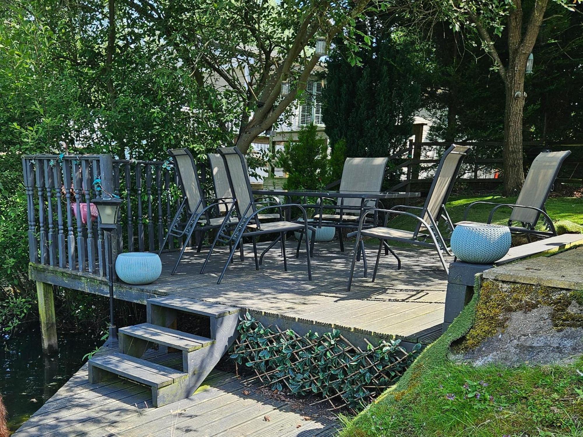 Holiday home Luxury Lakeside Caravan With Hottub And Private Fishing Peg, Lakes Tattershall